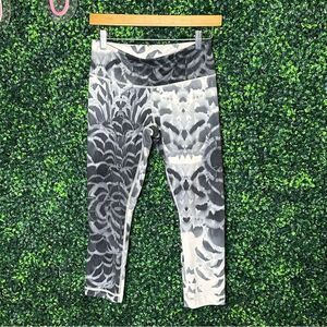 Lululemon Wunder Under Zebra Animal Print Cropped Leggings Sz 6
